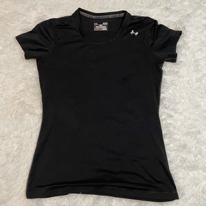 𝚄𝚗𝚍𝚎𝚛 𝙰𝚛𝚖𝚘𝚛 𝚂𝚑𝚒𝚛𝚝